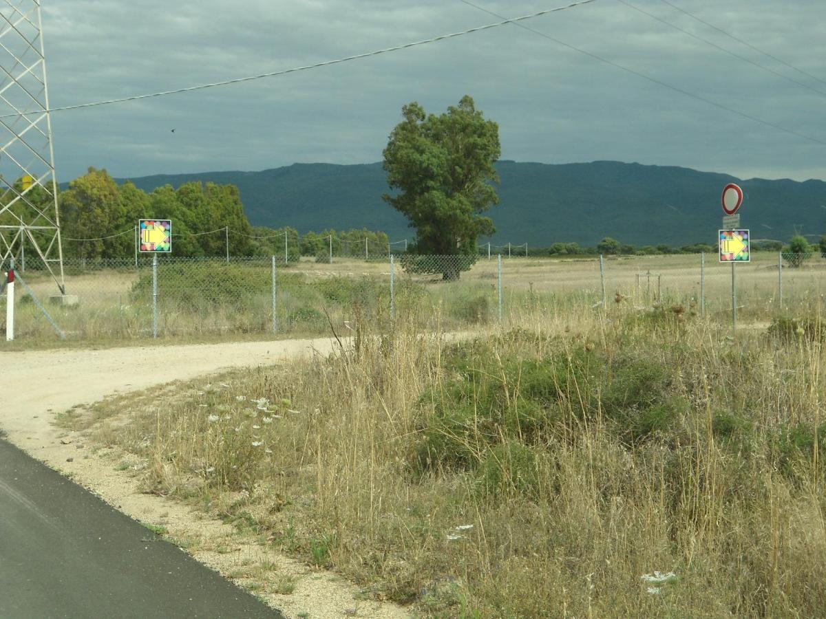 Tra Mare E Monti Santa Giusta Exterior foto