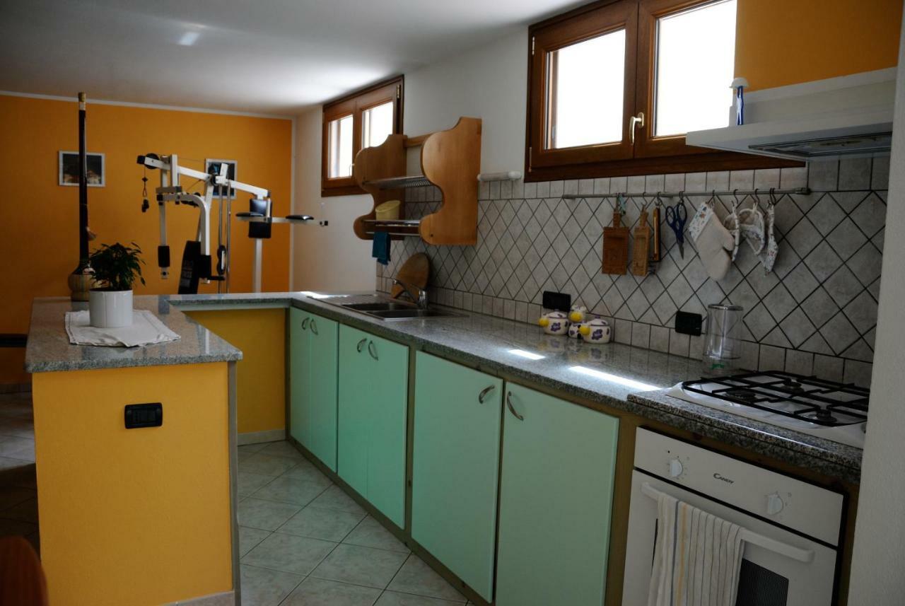Tra Mare E Monti Santa Giusta Exterior foto